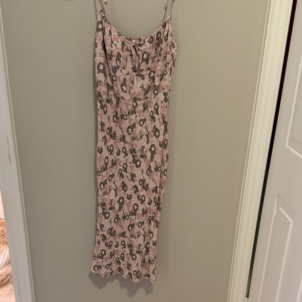 Wilfred Floral Midi Dress in Soft Pink and Brown